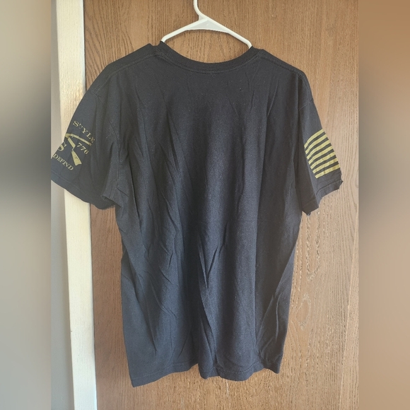 Grunt Style Black T-Shirt with Distressed Flag Graphic - Picture 3 of 3
